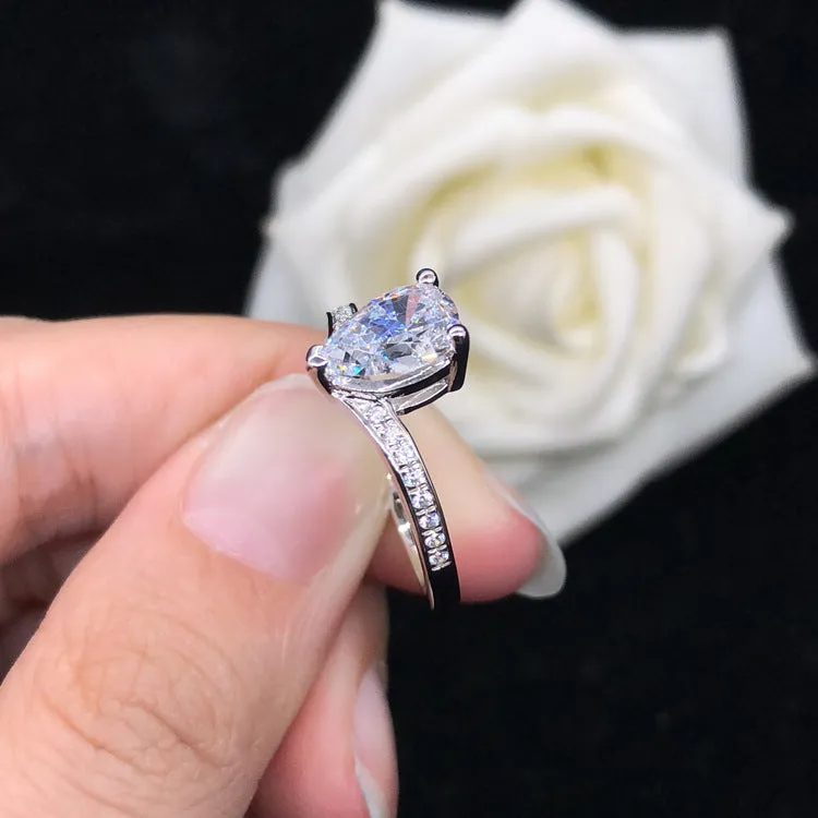 1.5 Carats Pear Shaped Moissanite Diamond Ring
