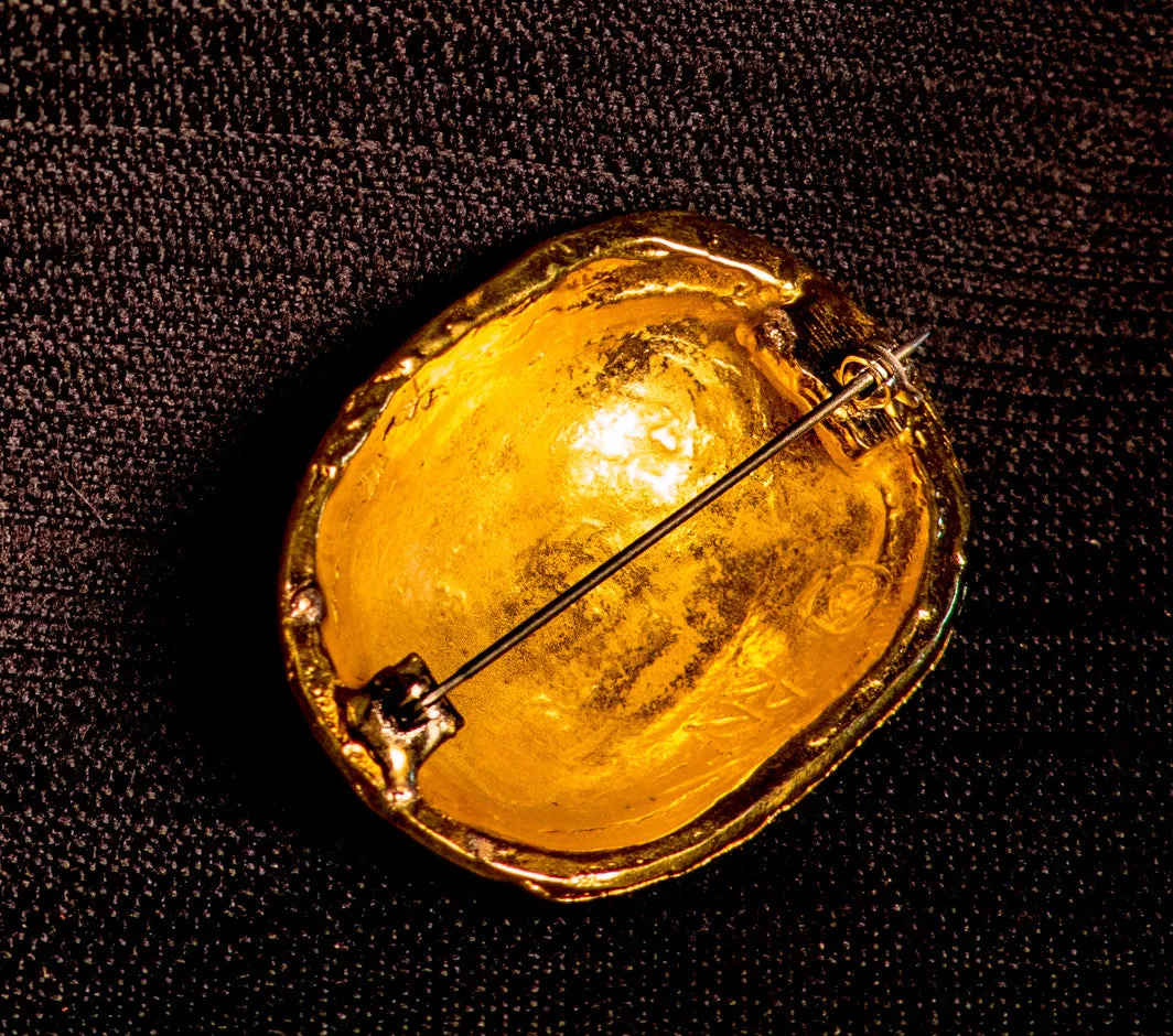 16th C. Brooch - Y-95