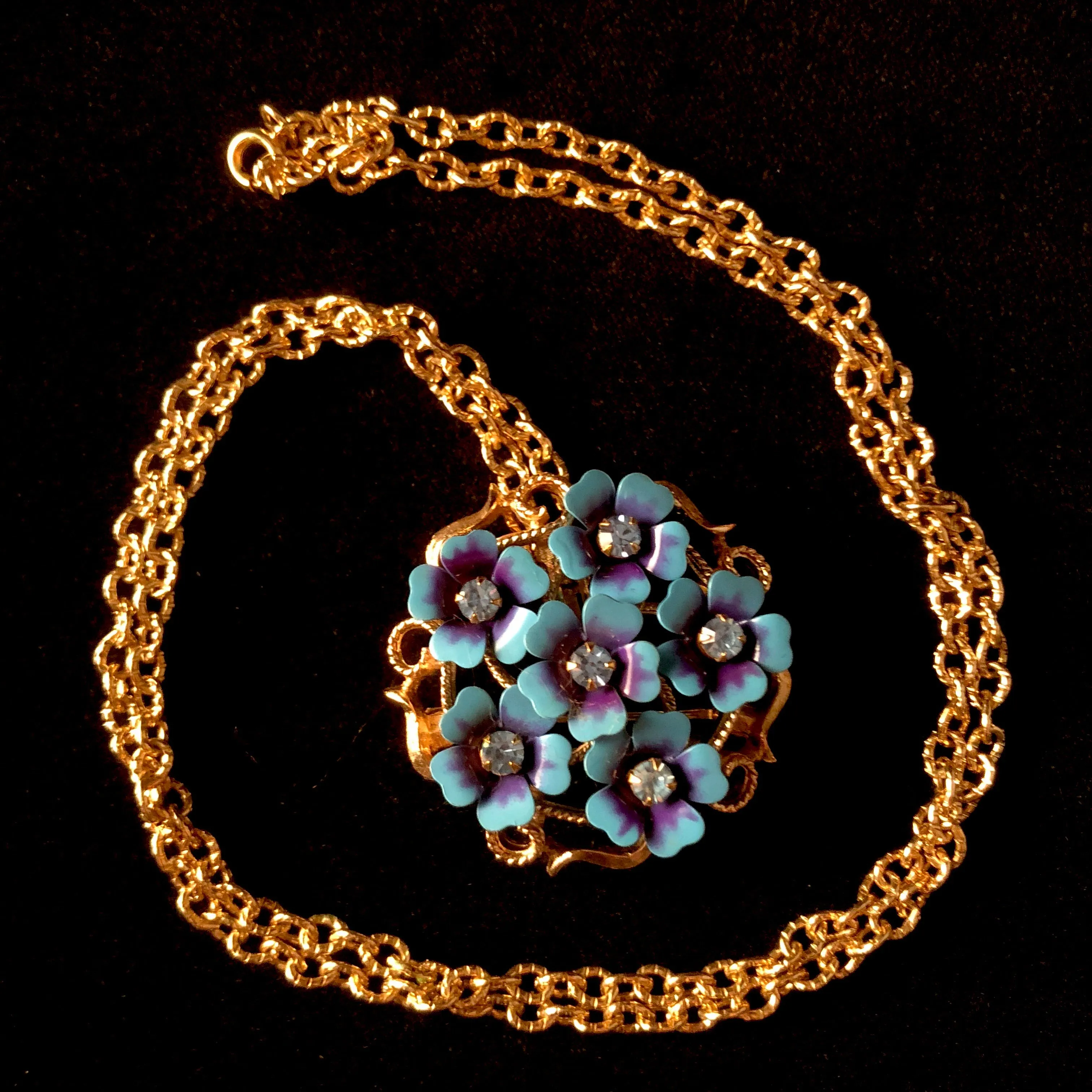 1972 Avon Love Blossoms Necklace