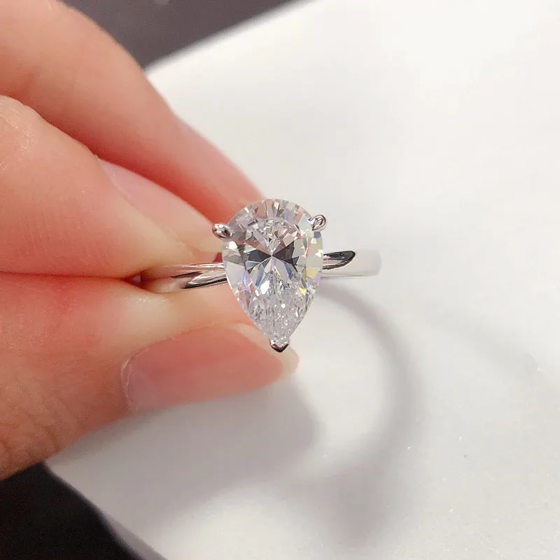 2 Carats Pear Shaped Moissanite Diamond Ring