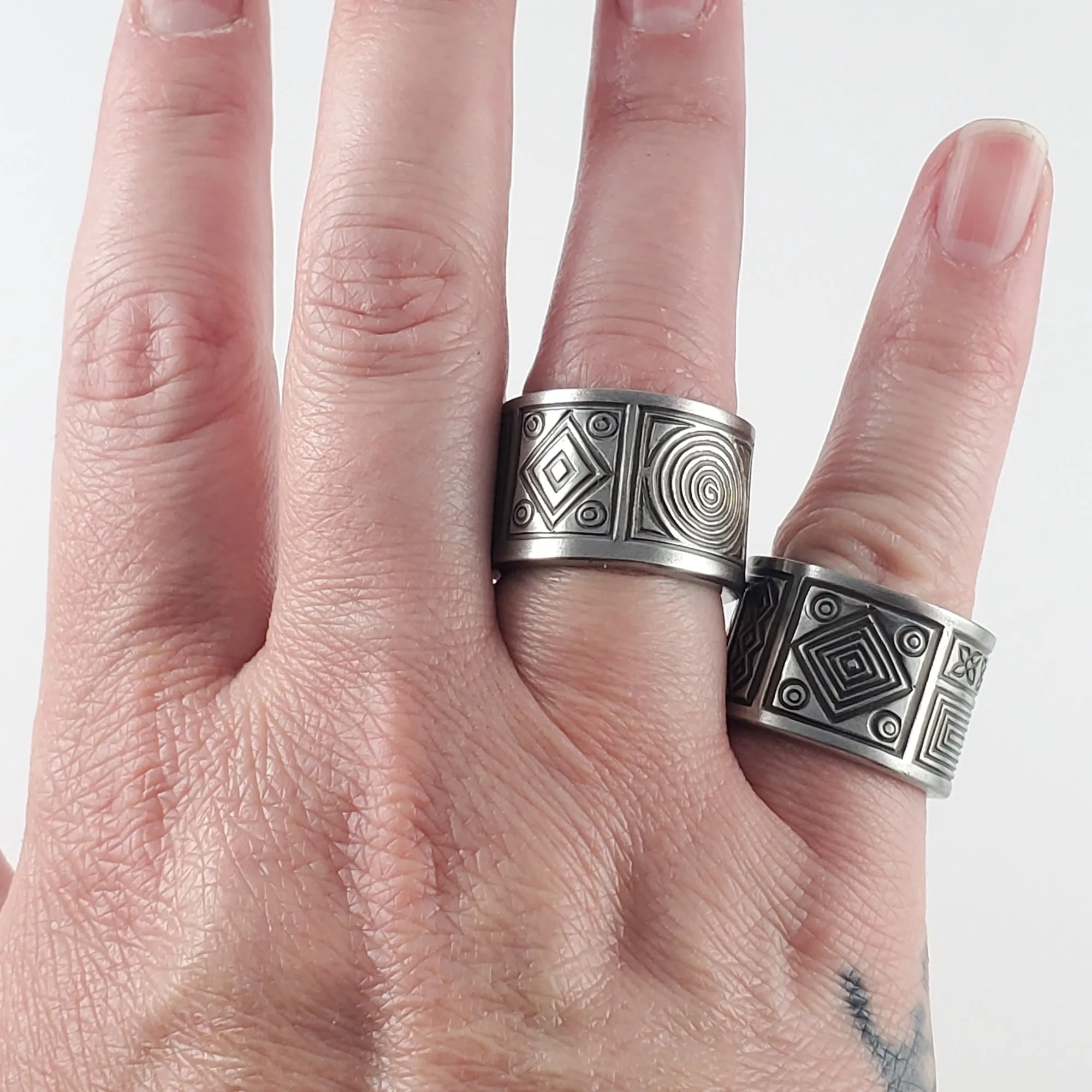 Cambridge Aztec Stainless Steel Spoon Ring