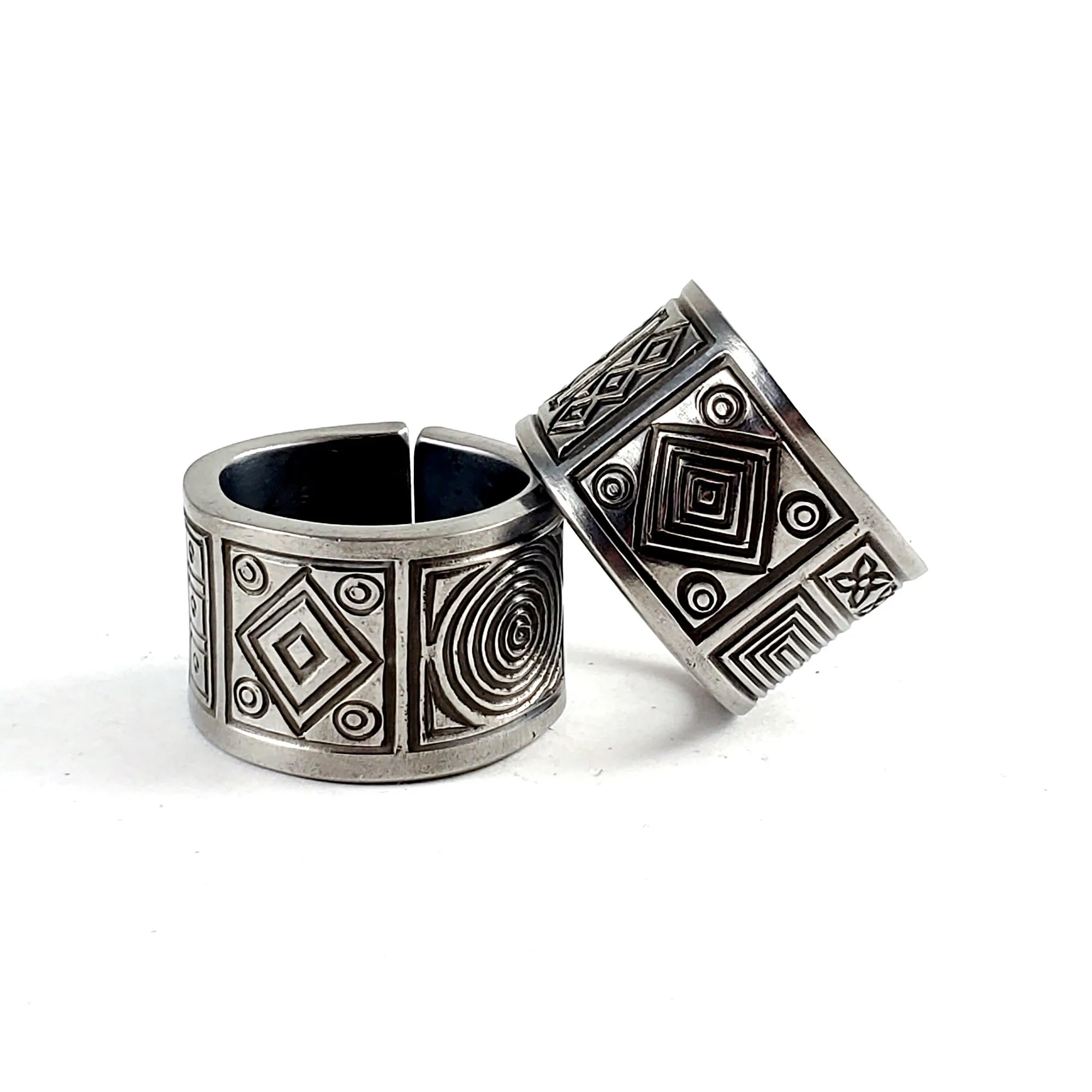 Cambridge Aztec Stainless Steel Spoon Ring