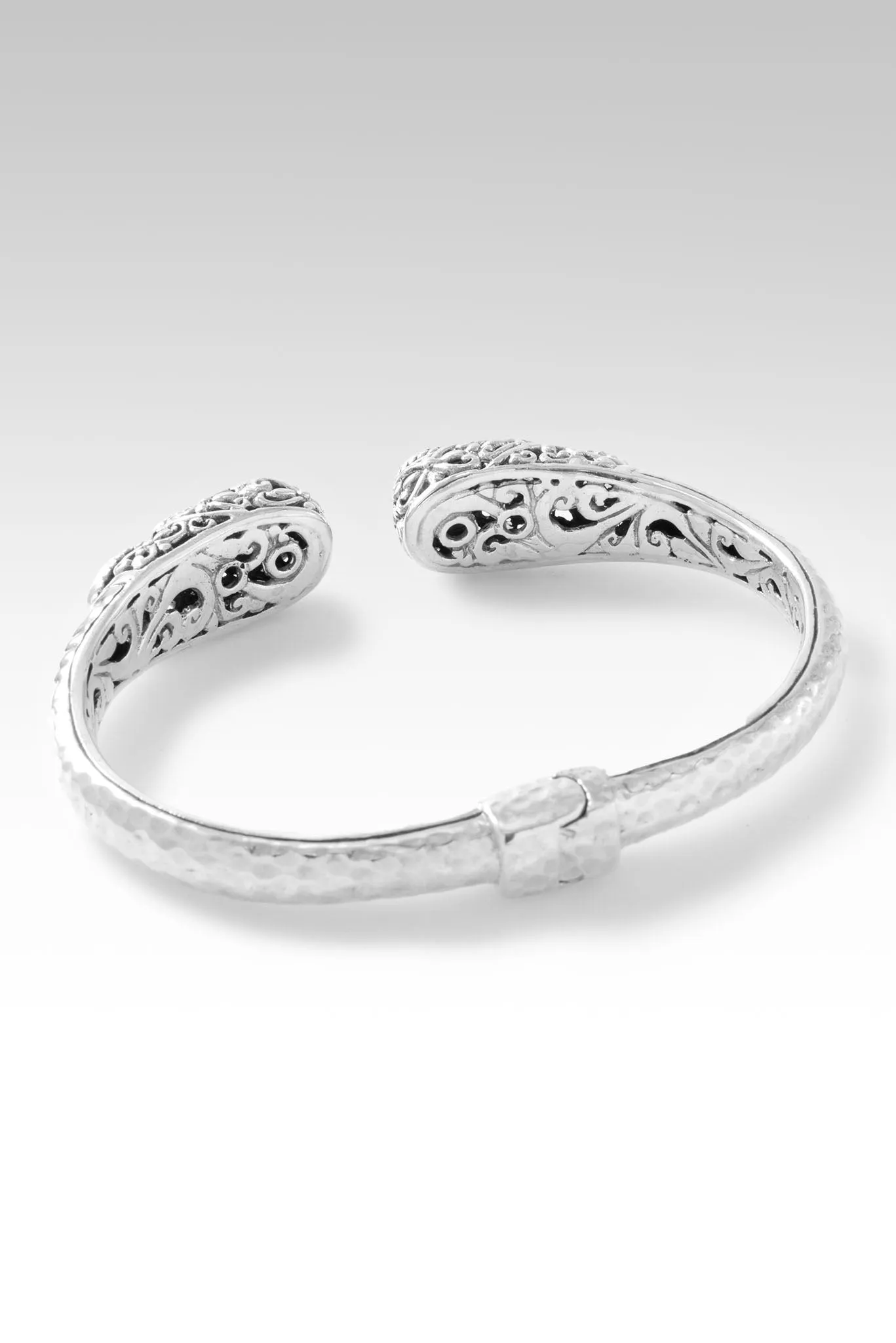 Cheerful Heart Tip-to-Tip Bracelet™ in Moissanite