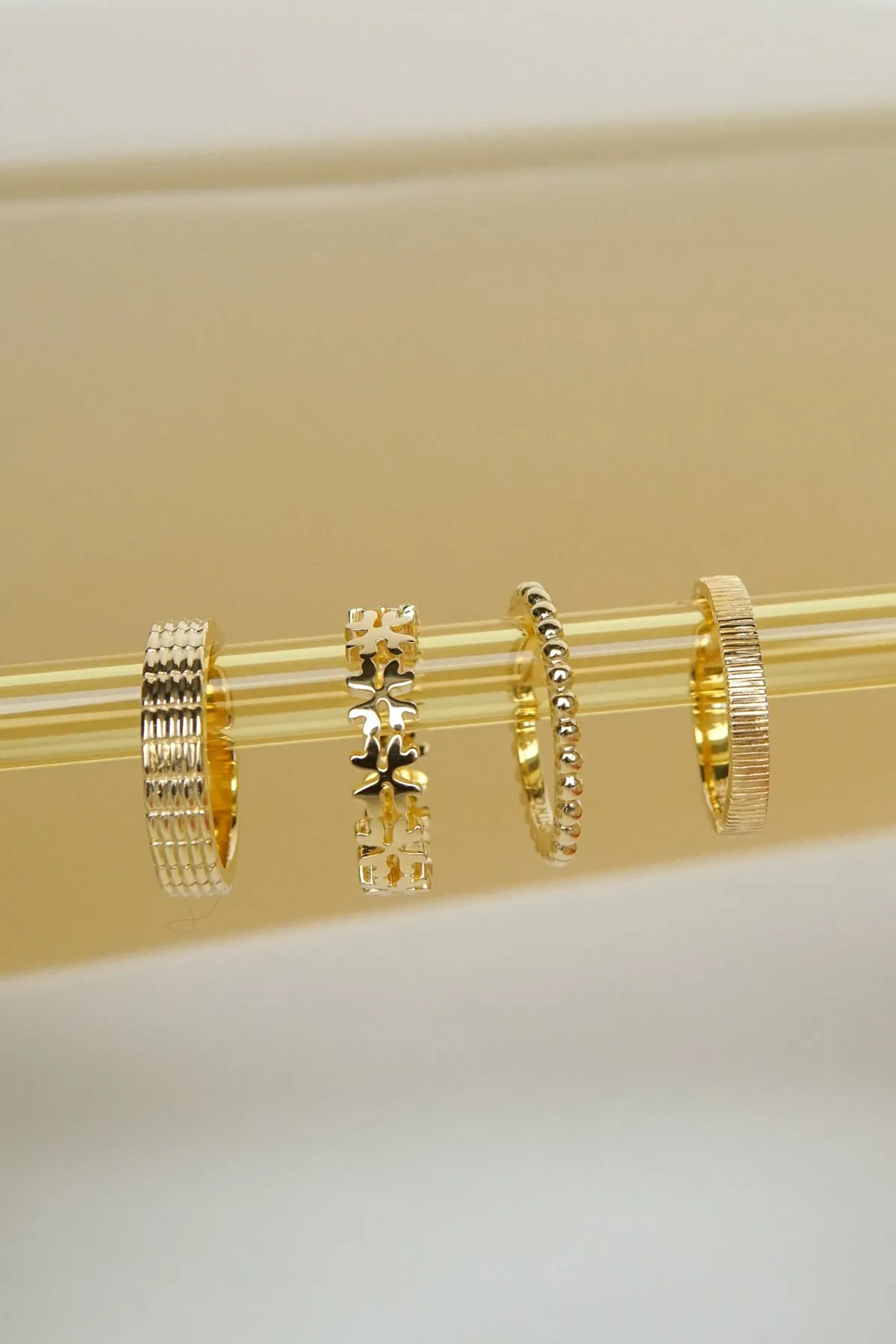 Clover club index ring gold plated