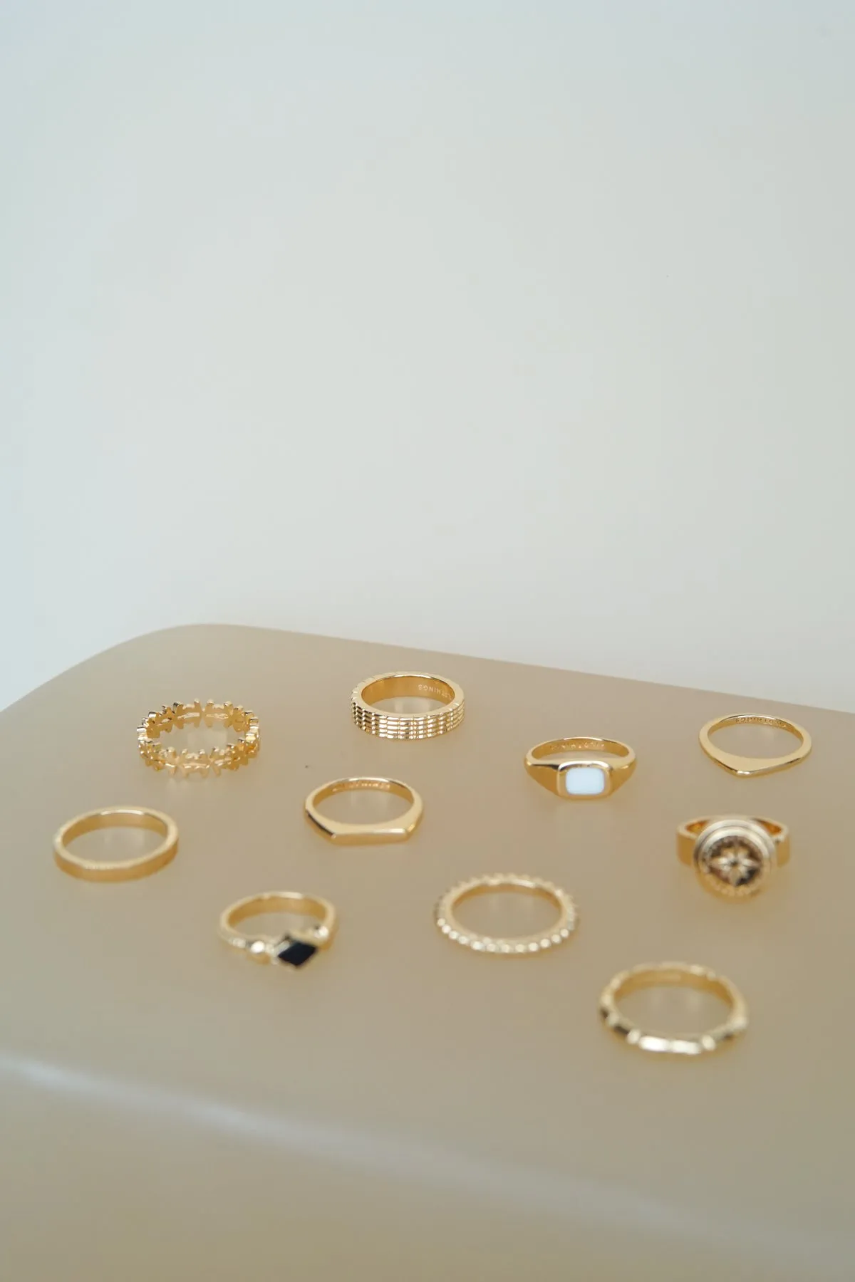 Clover club index ring gold plated