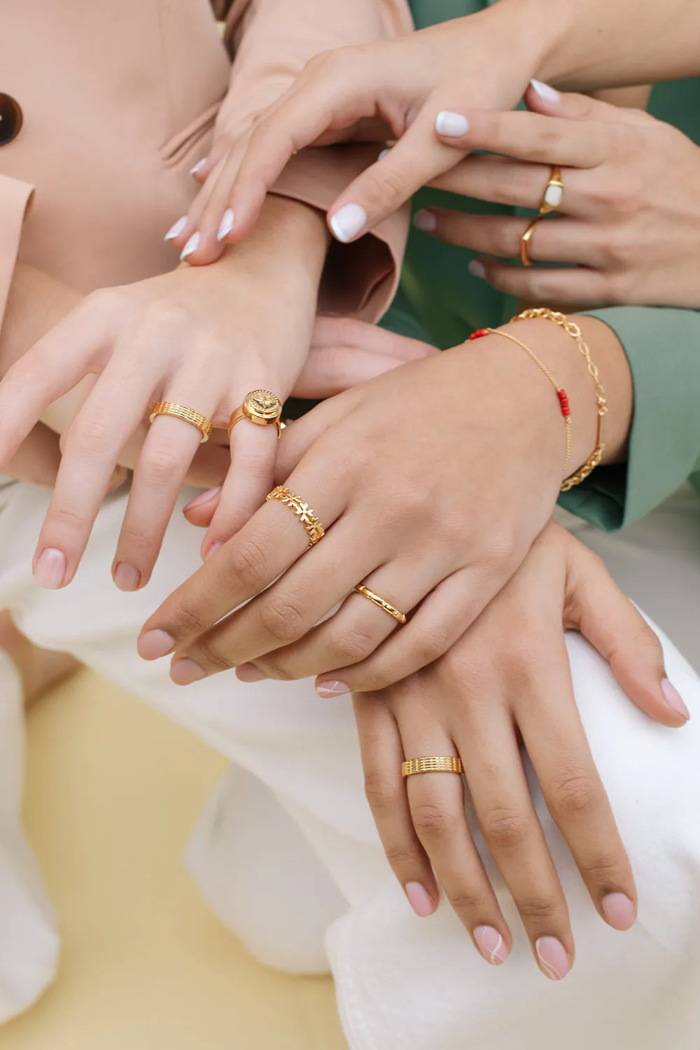 Clover club index ring gold plated
