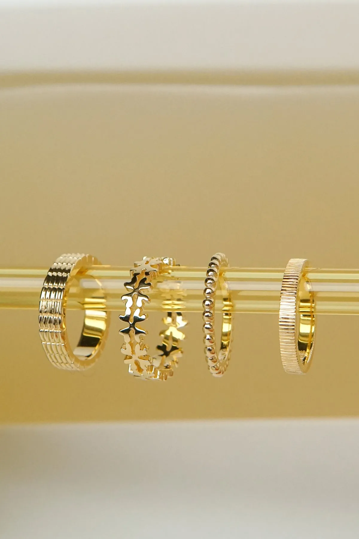 Clover club index ring gold plated