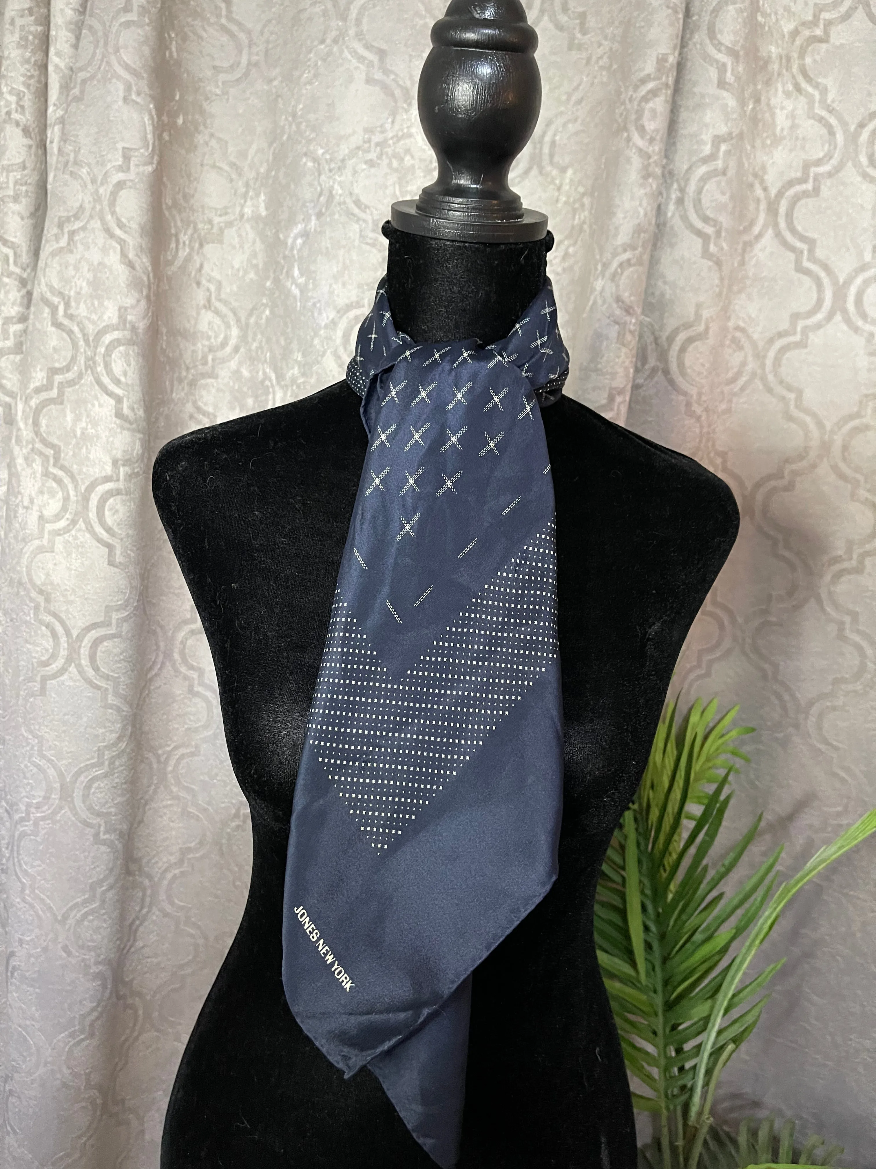 Designer Jones New York scarf