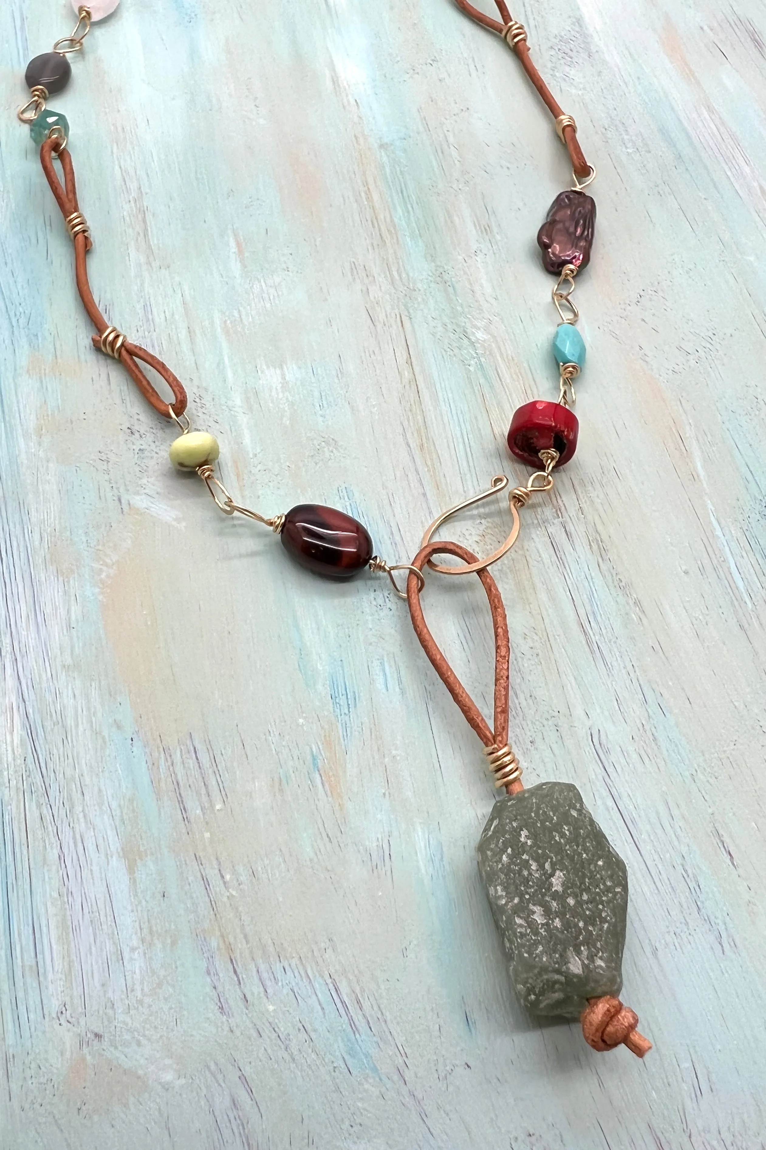 Gold   Leather   Stones