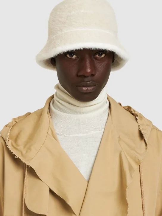 Jacquemus   Le Bob Neve bucket hat 