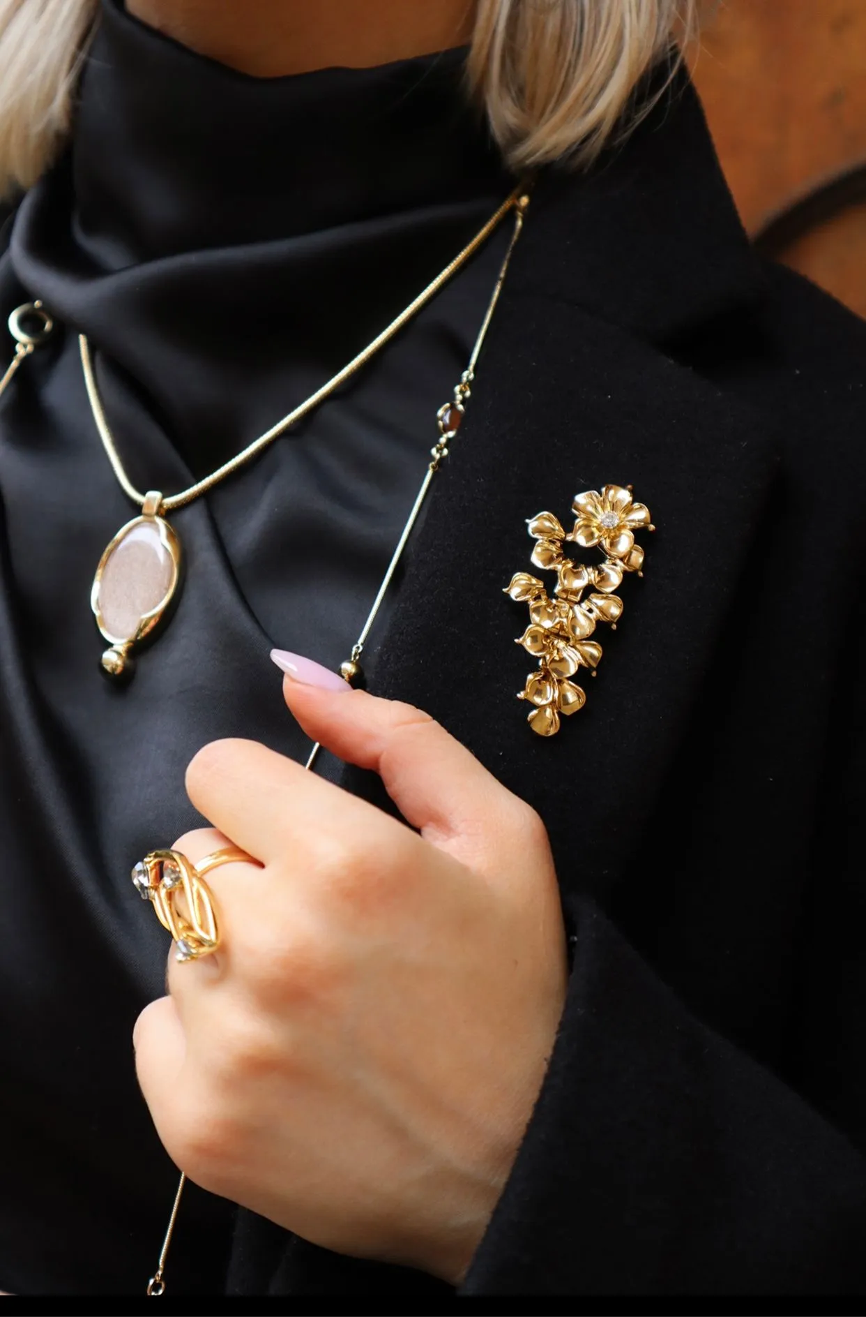 LA FLEUR BROOCH