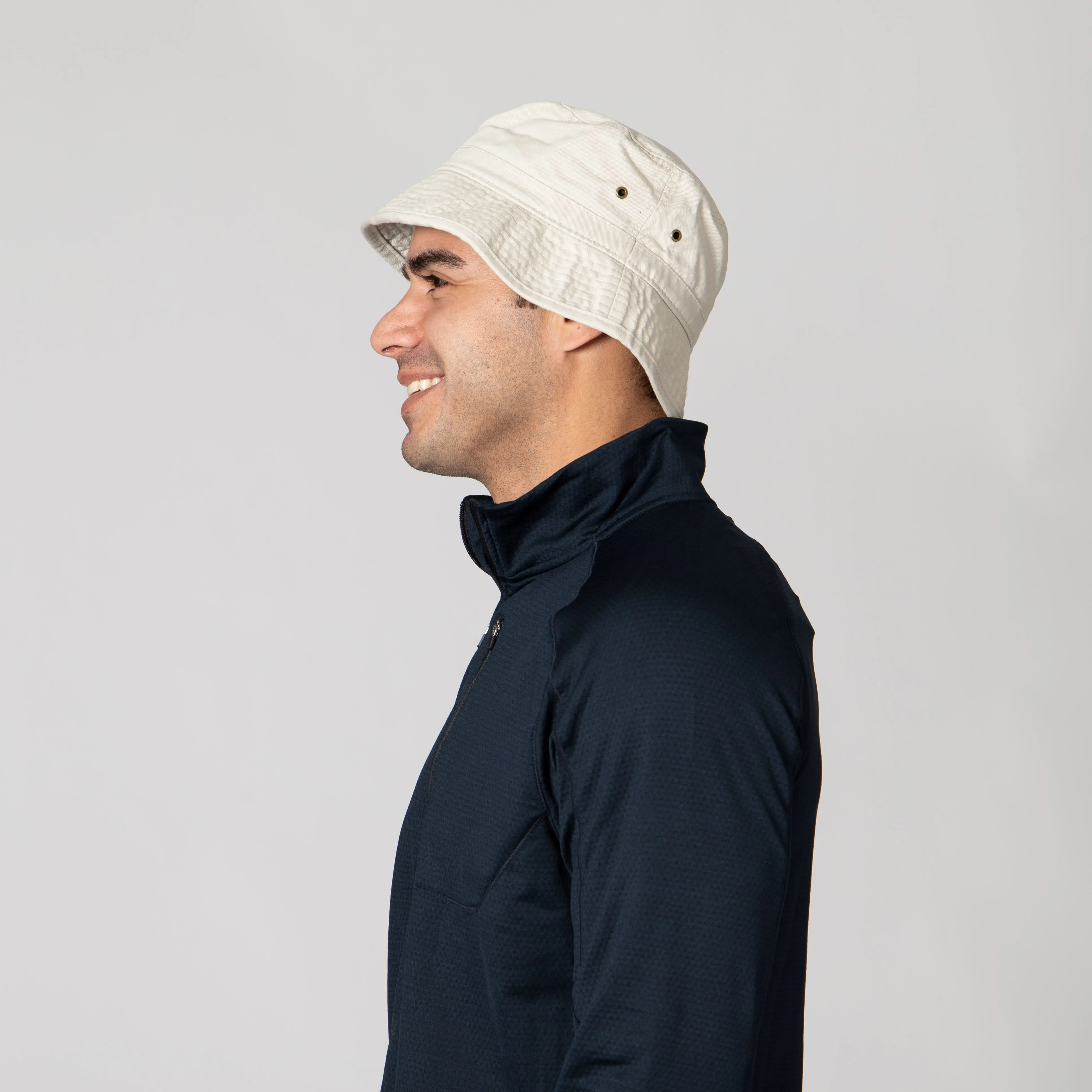 Men's washed cotton bucket with side grommets