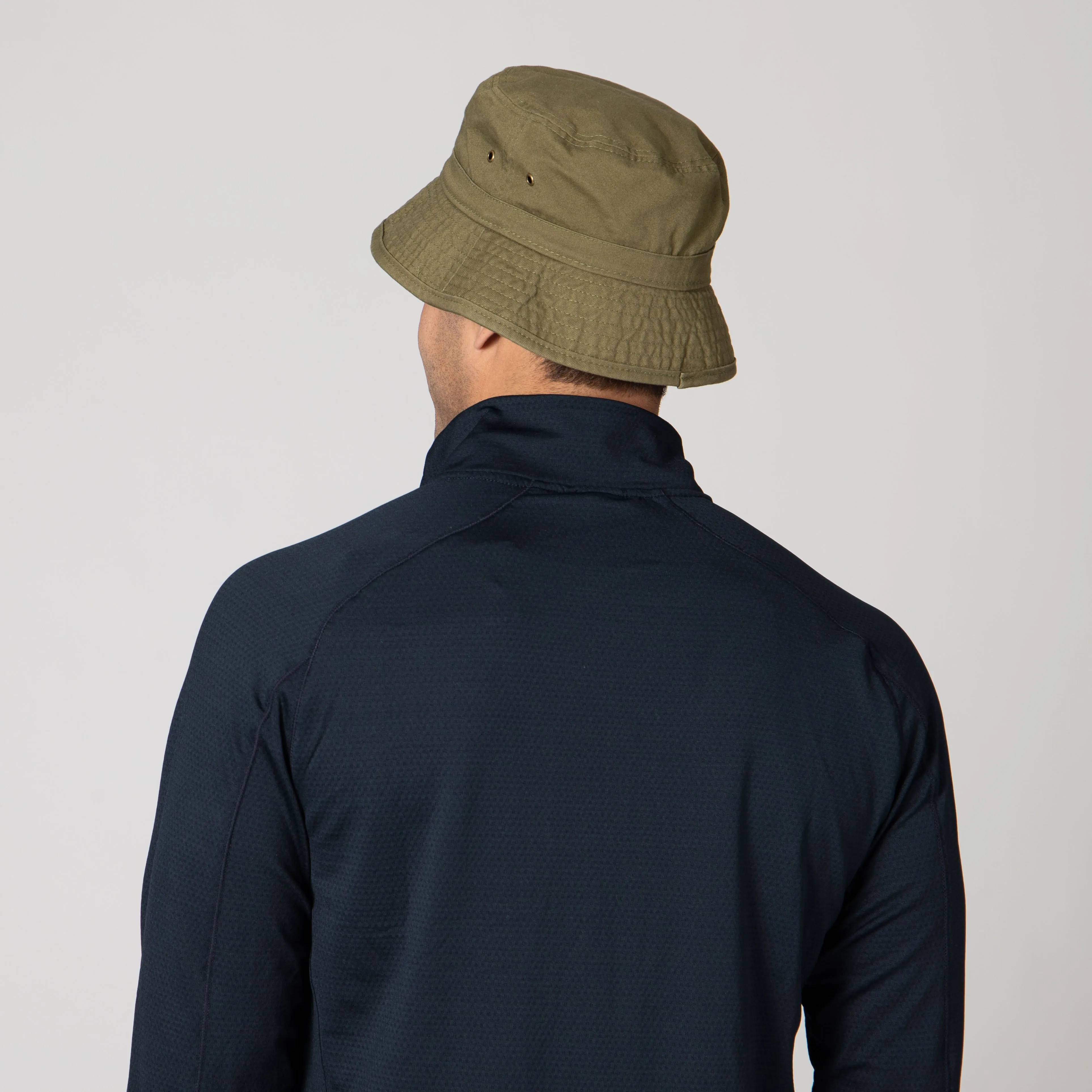 Men's washed cotton bucket with side grommets