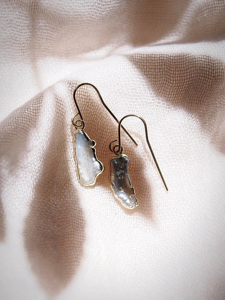 Mini Biwa Pearl Drop Earrings - Kiana