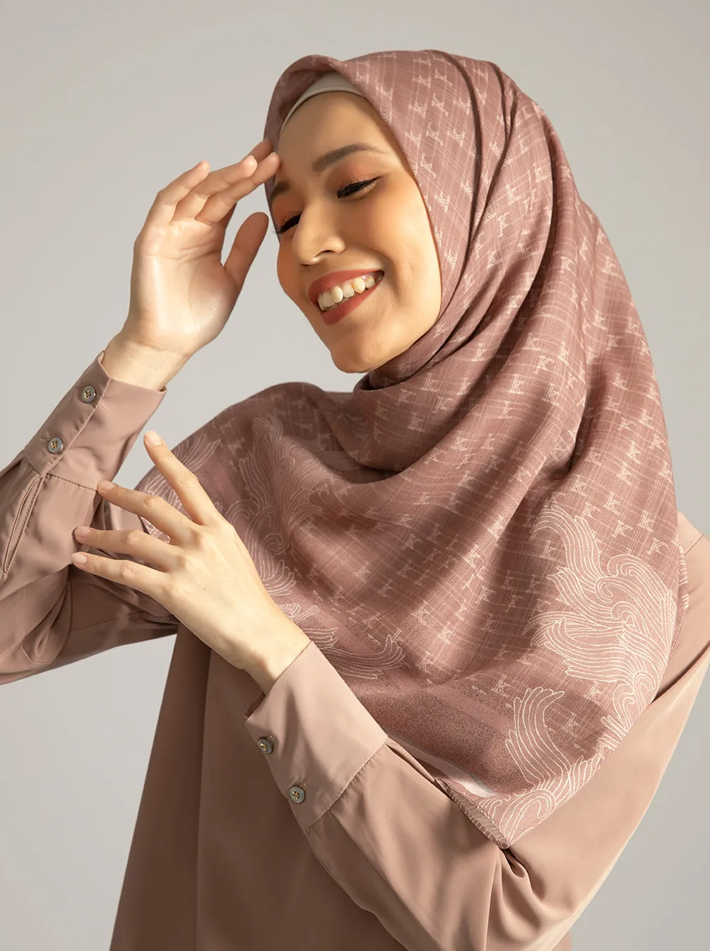 MONOGRAM SCARF MAUVE