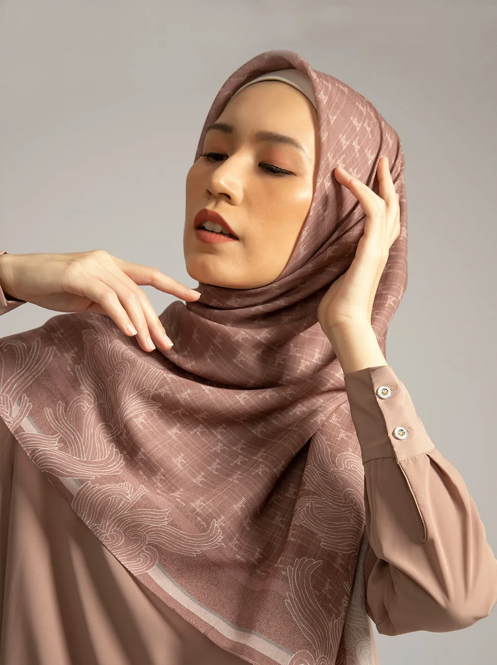MONOGRAM SCARF MAUVE