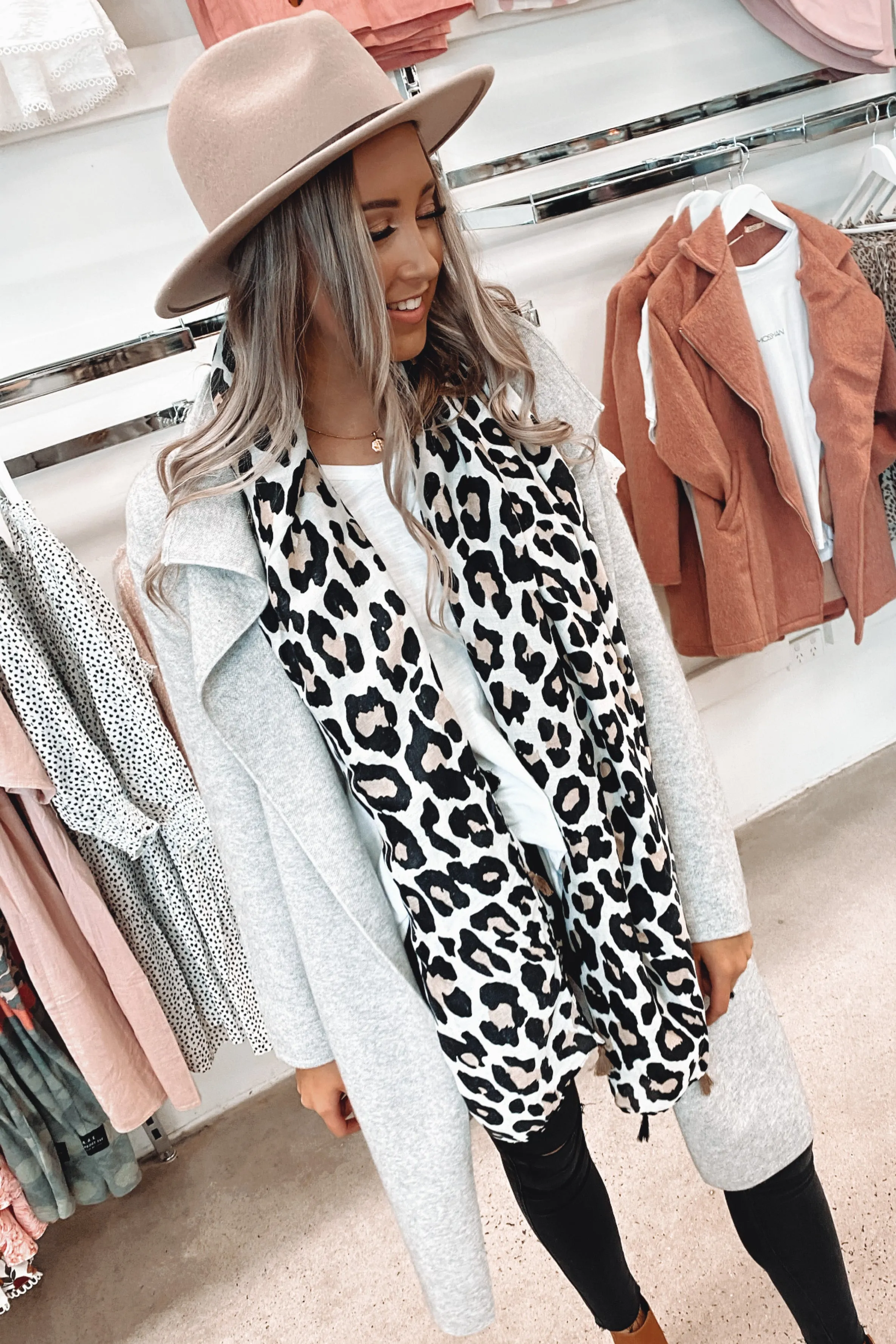 Nela Tassels Scarf Leopard