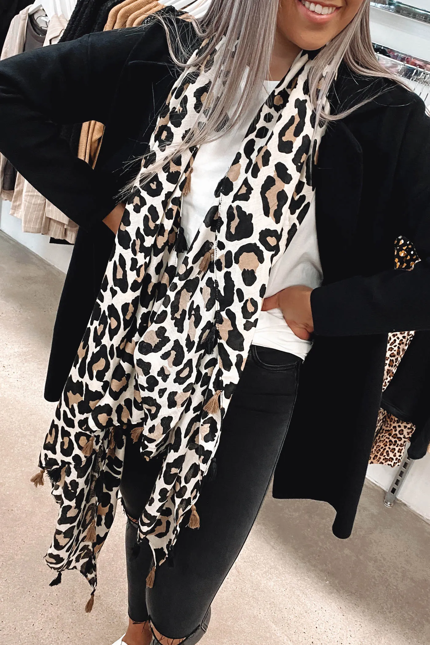 Nela Tassels Scarf Leopard