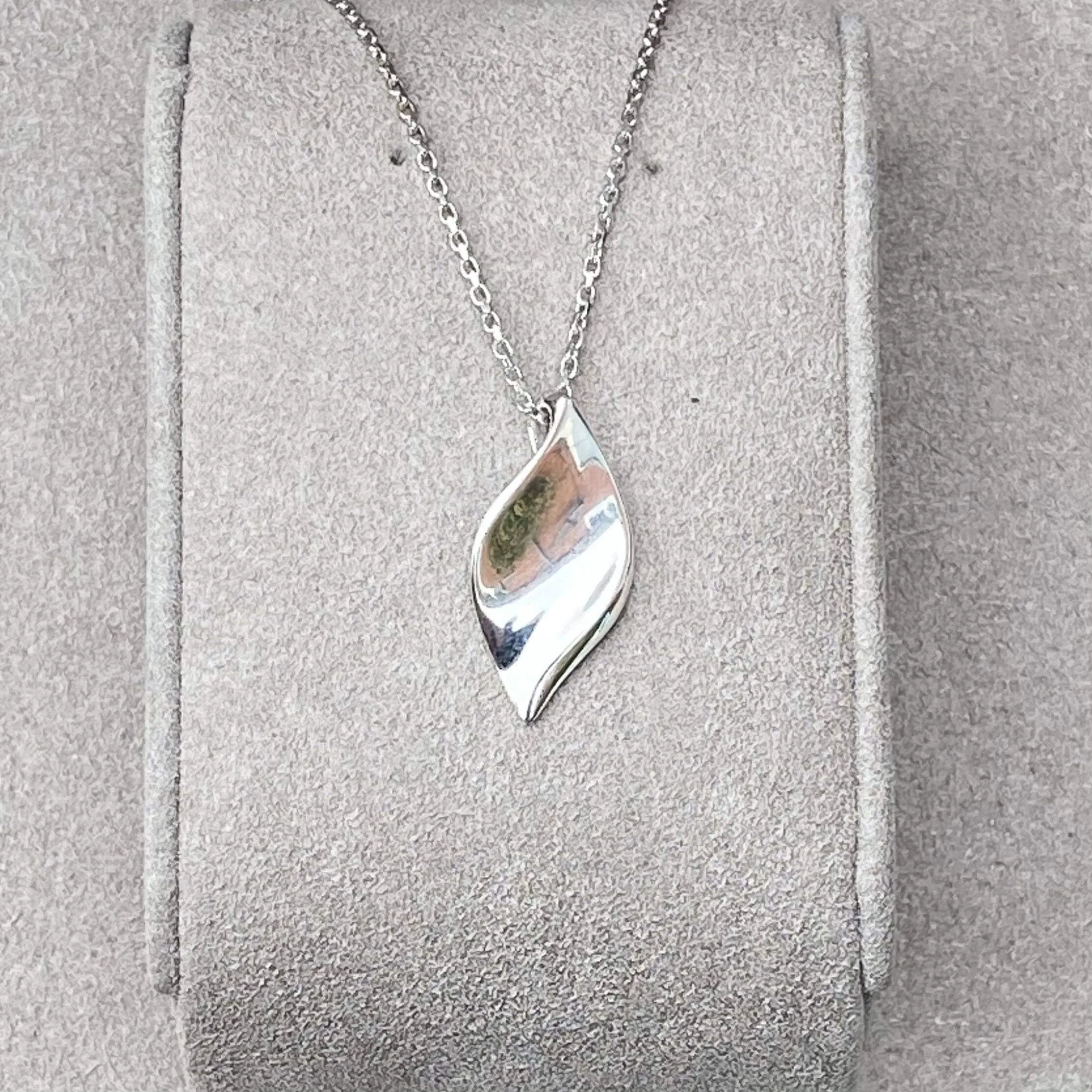 Plain Twisted Leaf Sterling Silver Pendant