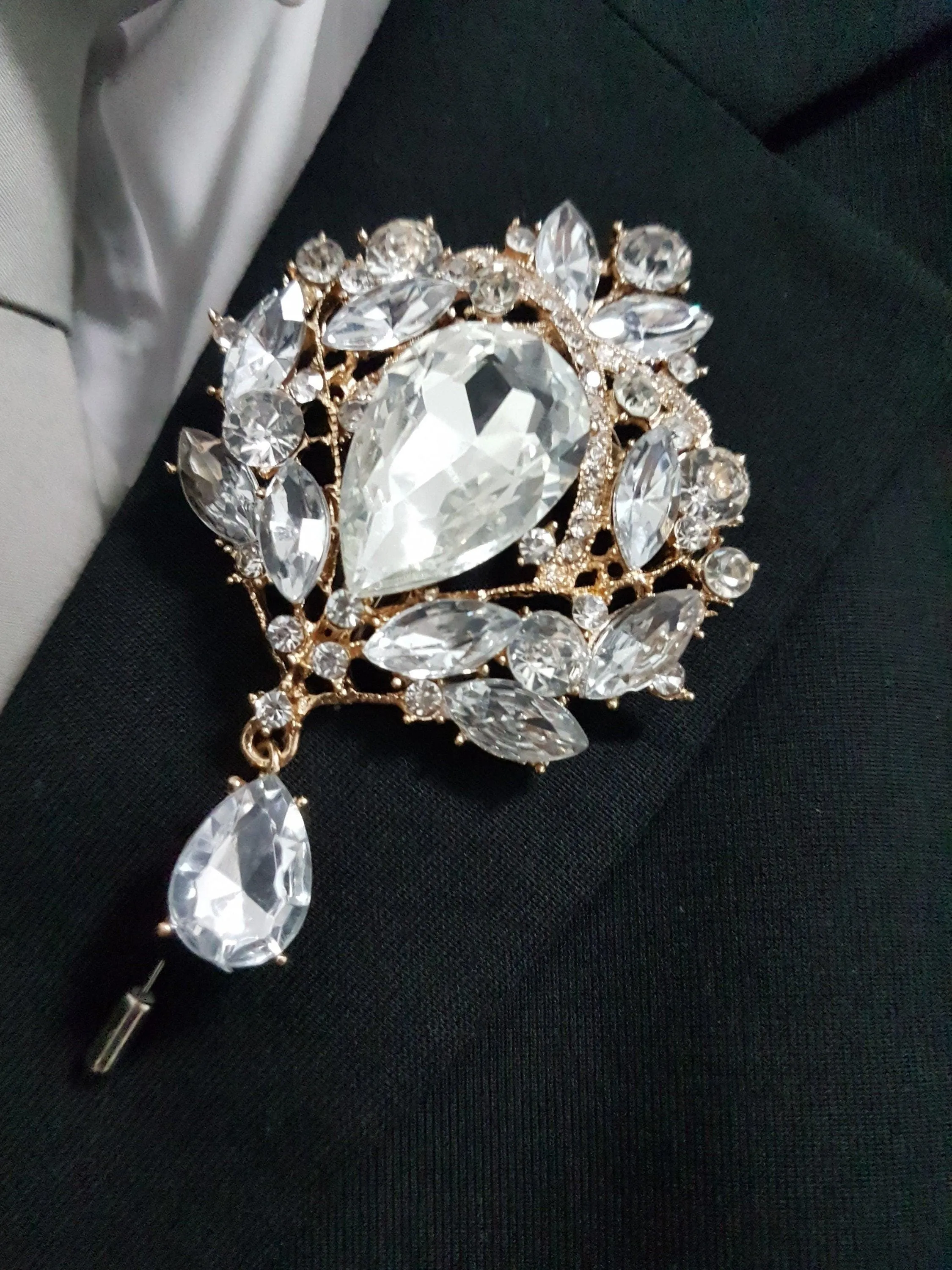 Rose gold or gold rhinestone drop Groom Boutonniere. Alternative flower Wedding Buttonhole Pin. Wedding Boutonnière
