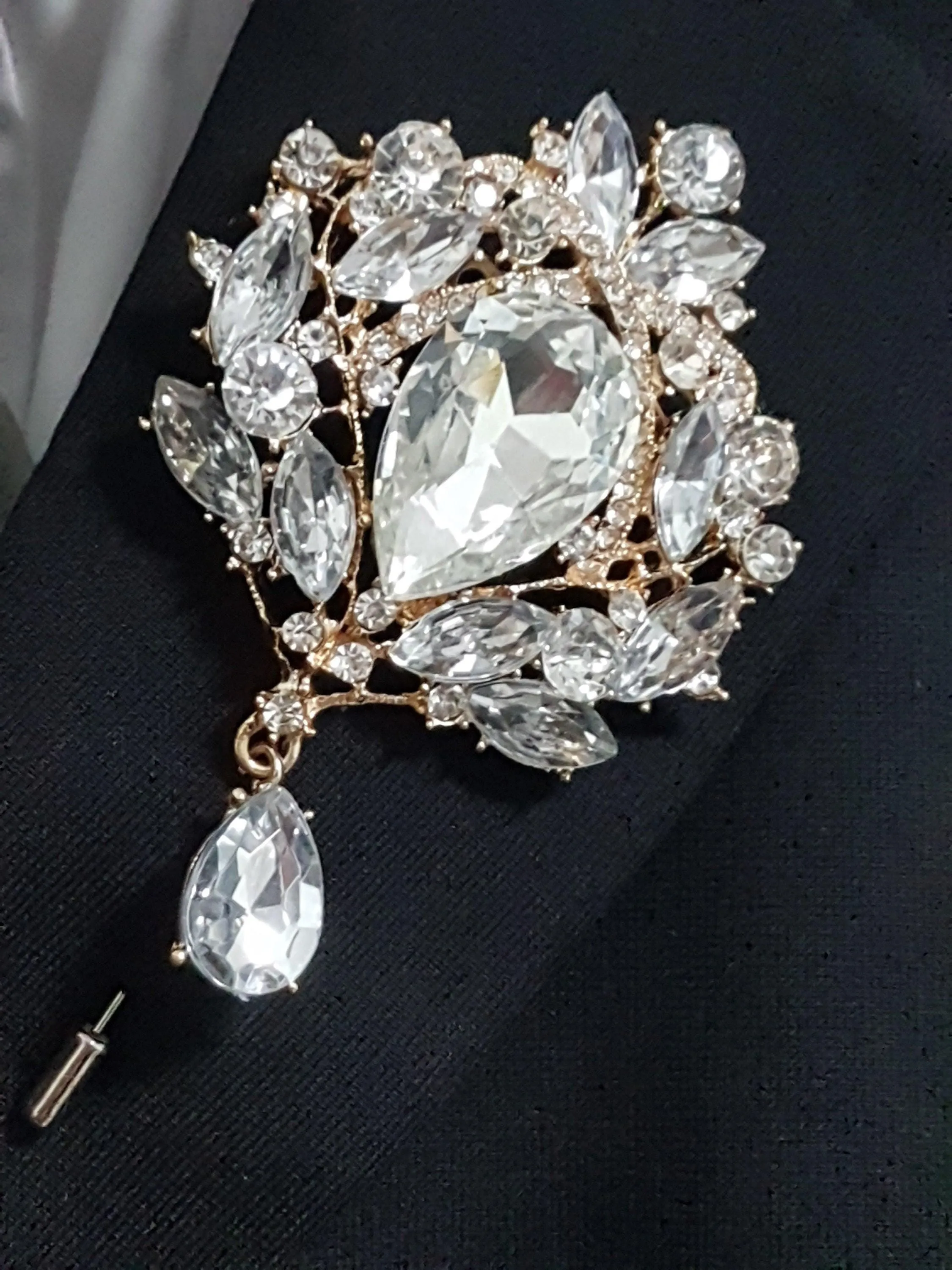 Rose gold or gold rhinestone drop Groom Boutonniere. Alternative flower Wedding Buttonhole Pin. Wedding Boutonnière