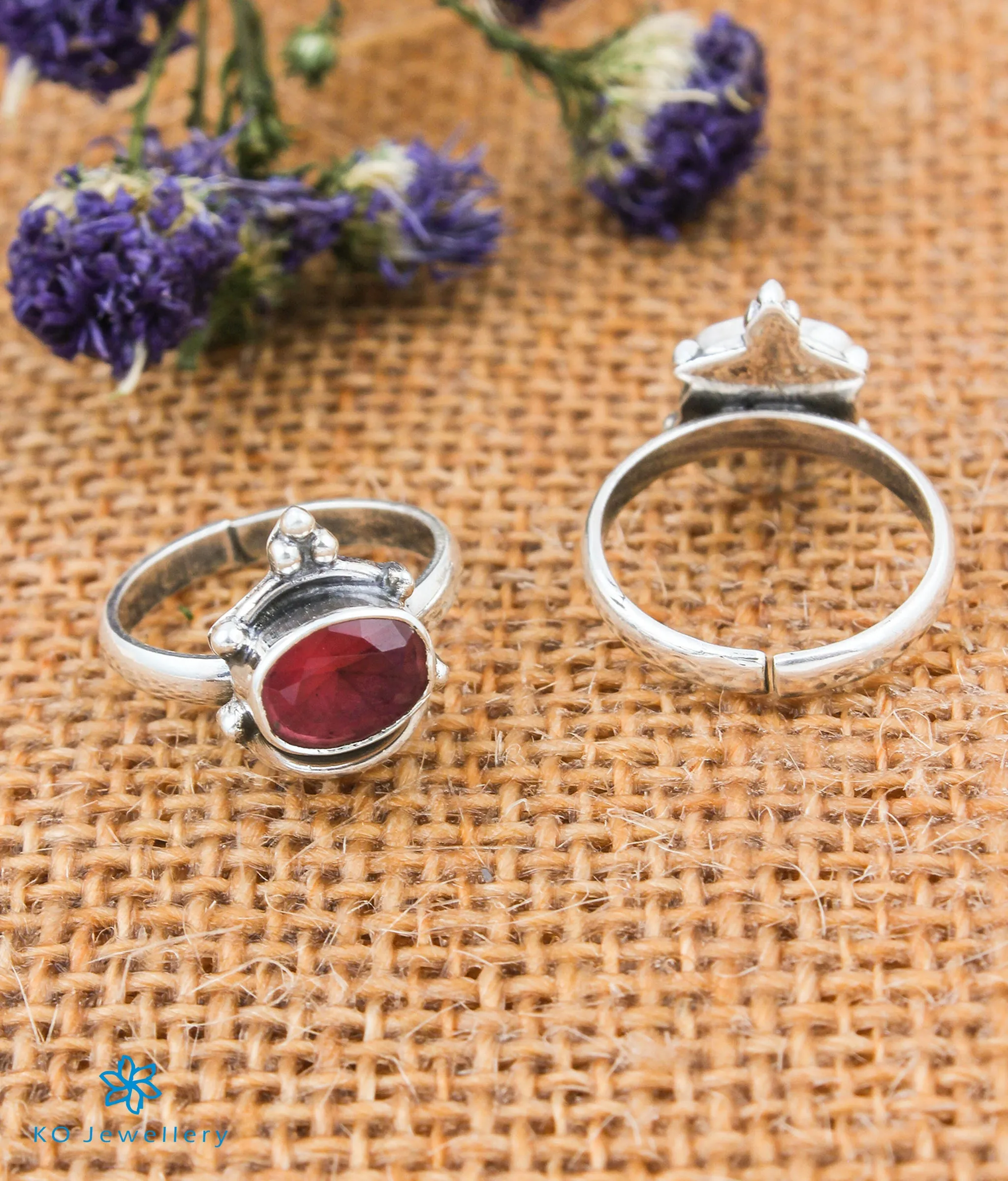 The Mira Silver Toe-Rings (Red)