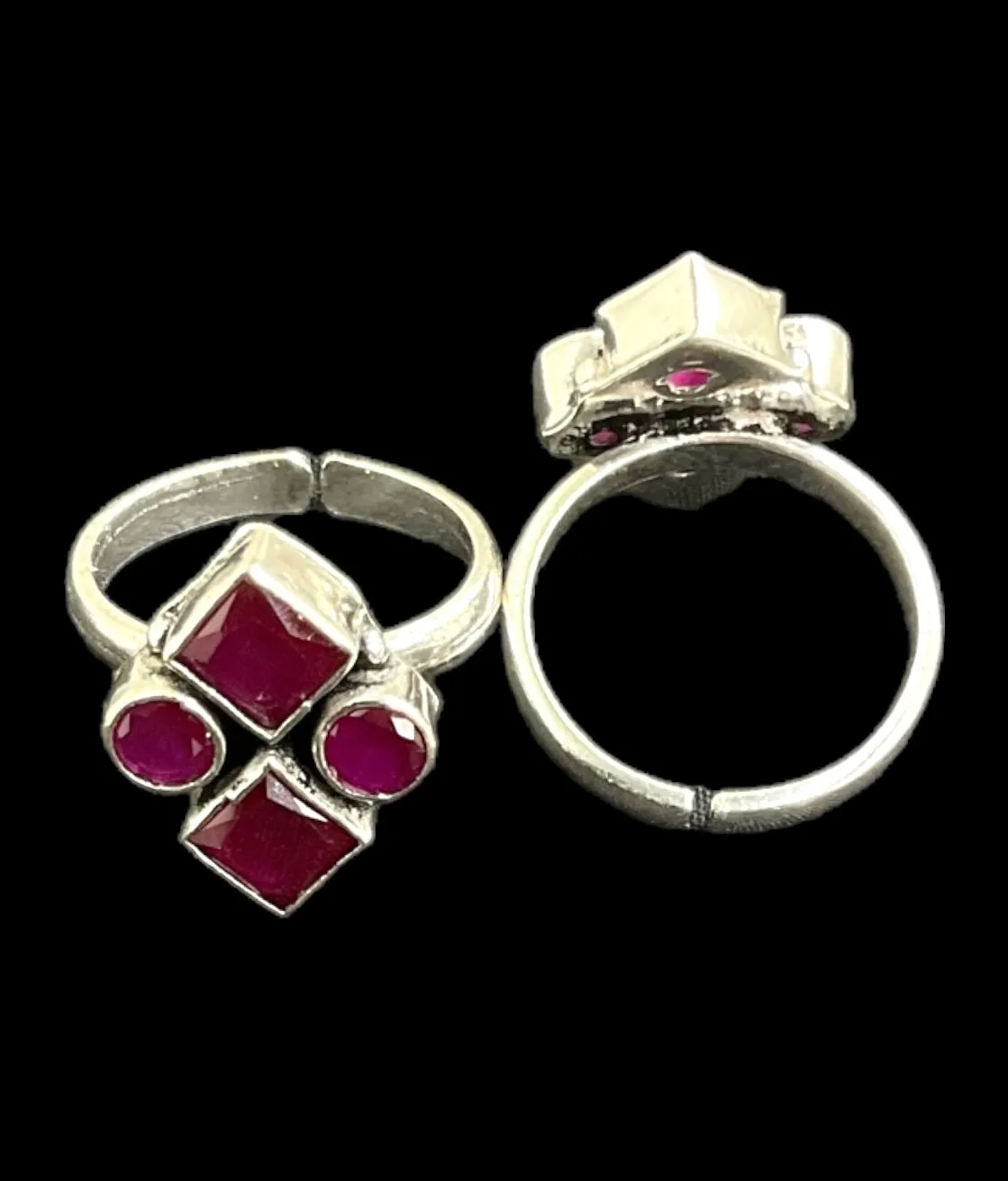 The Nivi Silver  Gemstone Toe-Rings