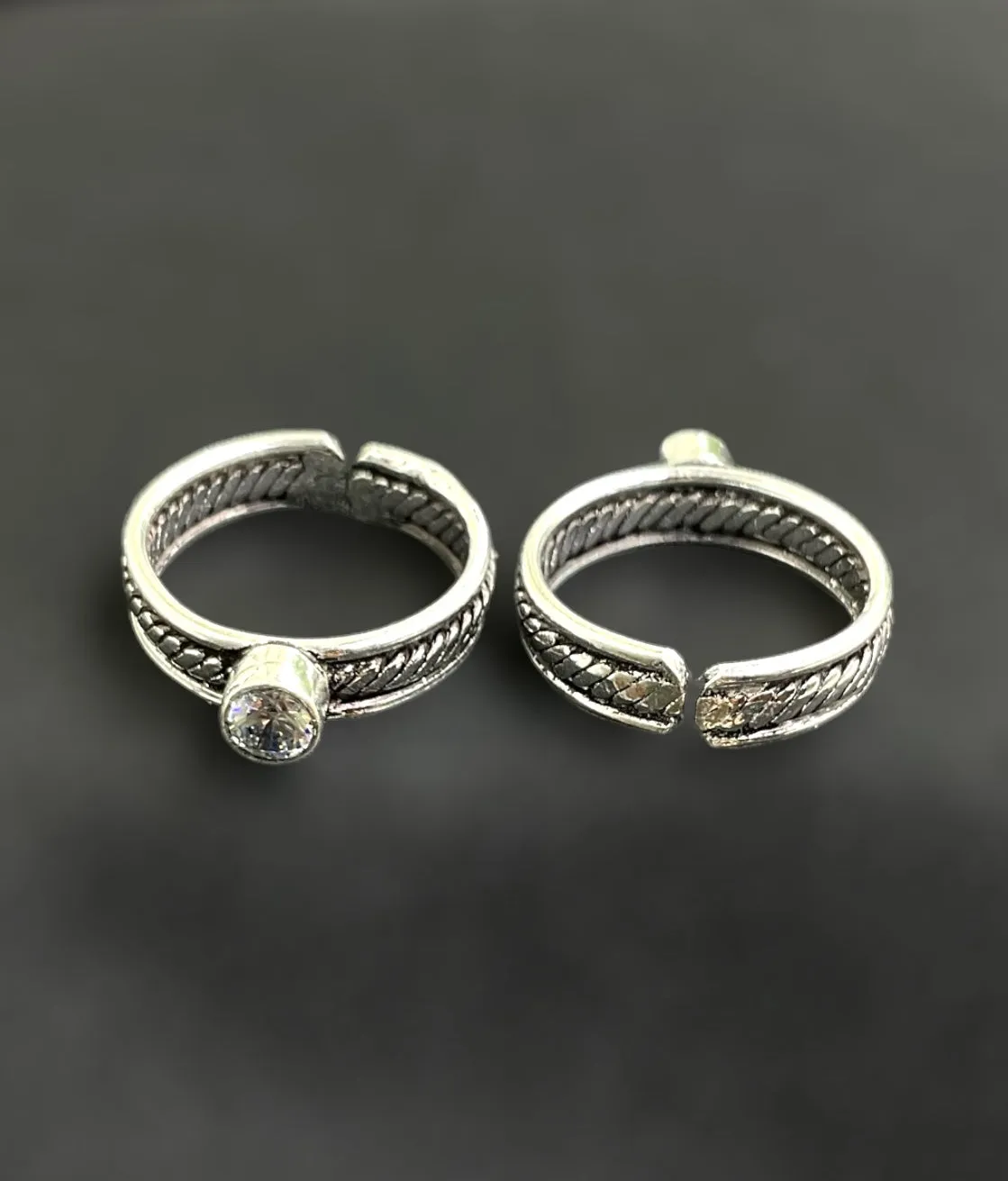 The Pranav Gemstone Silver Toe-Rings