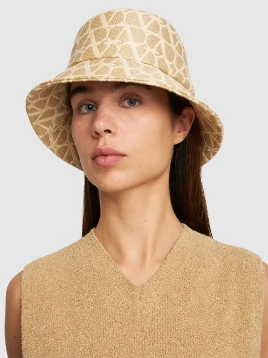 Valentino Garavani   Toile Iconographe bucket hat 