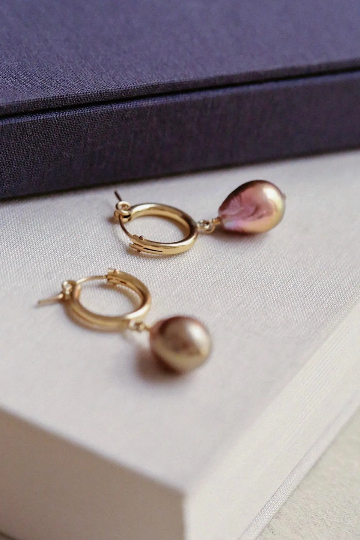 Viola Pearl Earrings